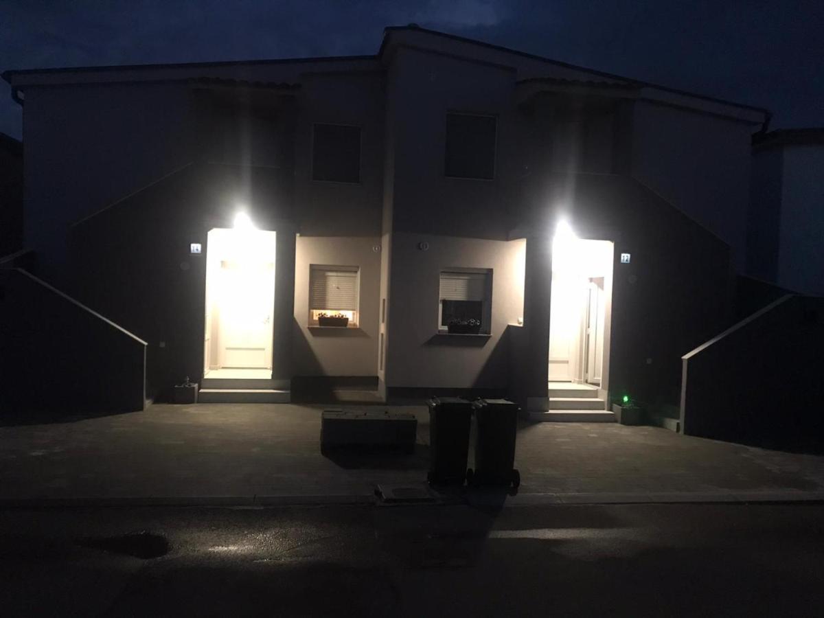 Apartman Petra 2 Vir Exterior photo