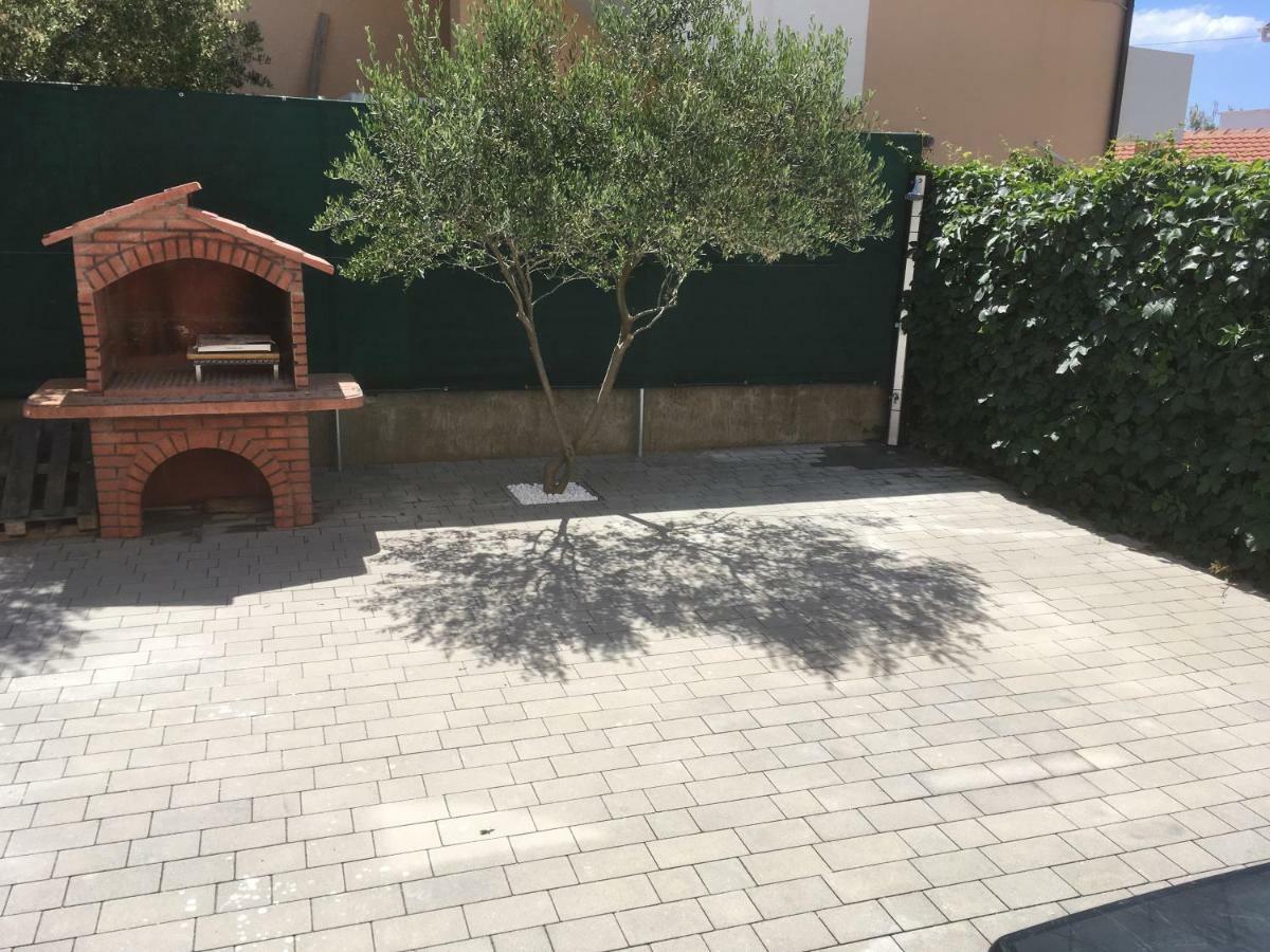 Apartman Petra 2 Vir Exterior photo